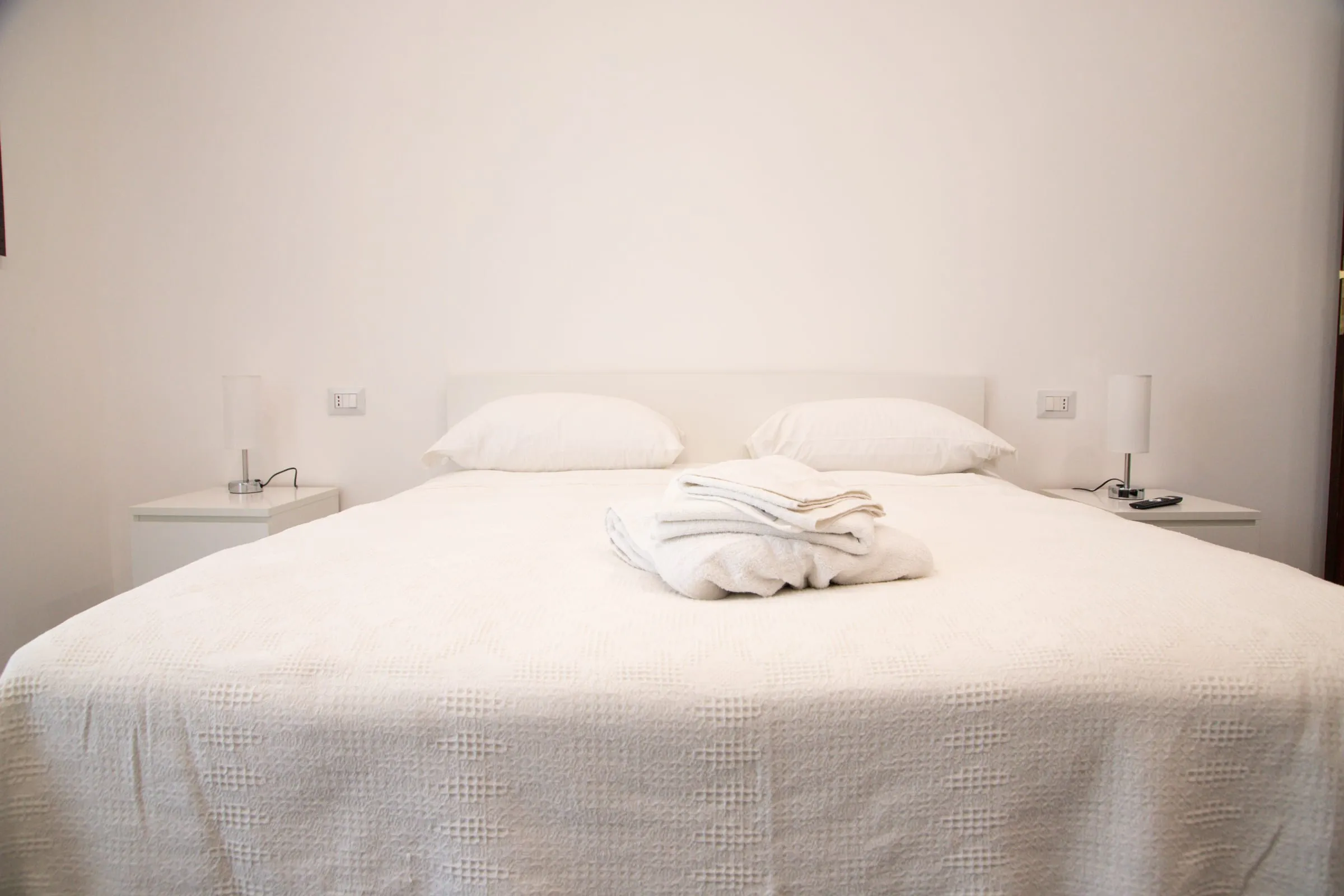 Camera Mimì: letto pronto con asciugamani